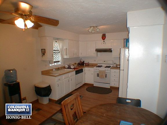 4th image of 6418 Pauline Ave