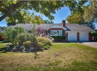 1806 Dorchester Pl, Nichols Hills, OK 73120