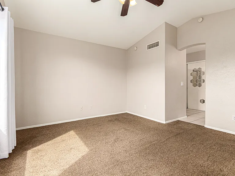 3223 E Poinsettia Dr — Photo 21
