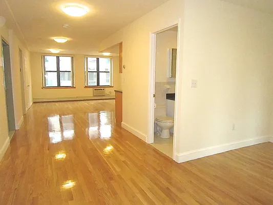 Rented by City Connections Realty | media 18