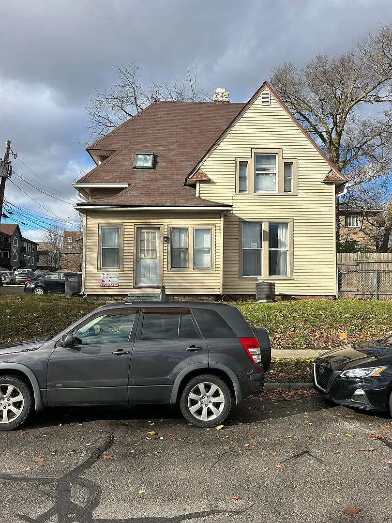 317 N Salisbury St — Photo 1