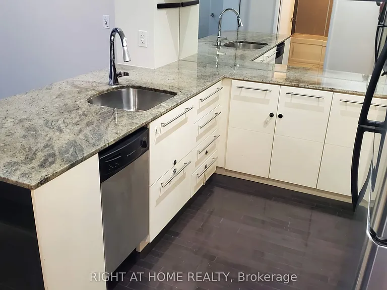 25 Carlton St #2806 — Photo 3