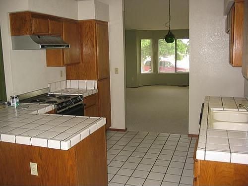 5th image of 305 Redrock Dr