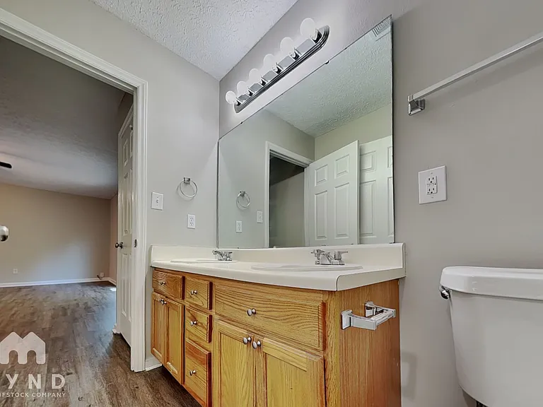 1106 Lady Banks Dr — Photo 12