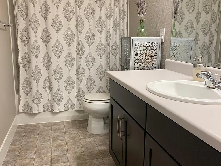 Guest full bath