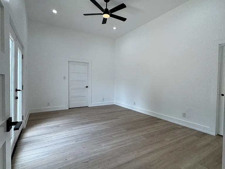 105 Forrest Ave — Photo 7