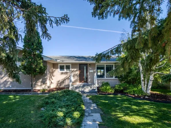 36 S Bracebridge Cres SW, Calgary, AB T2W 0Y7