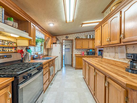 3rd image of 4778 Dyer Rd