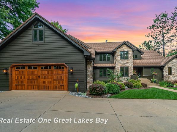 725 Edenville Lake Rd, Hope, MI 48628