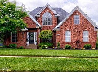 9019 Geneva Cir, Prospect, KY 40059