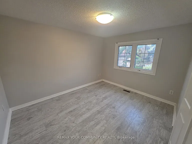 62 Deverill Cres — Photo 19