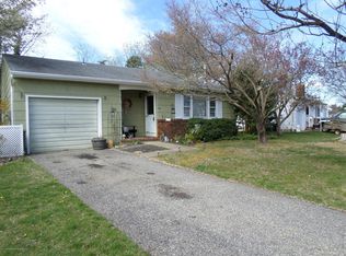 1 Northumberland Dr, Toms River, NJ 08757