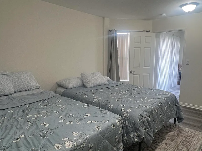 4717 Ben Ave Apartments — Photo 22