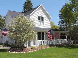 490 Arbor St, Harbor Springs, MI 49740