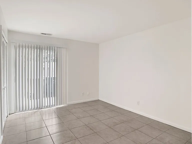 4707 Huron Dr — Photo 8