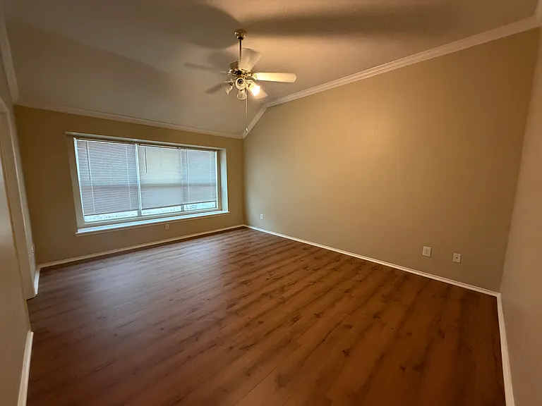 1630 Lagonda Ln — Photo 31