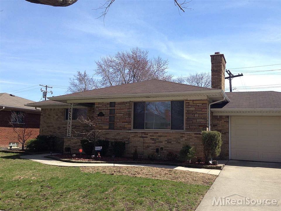 1st image of 21412 Pallister St