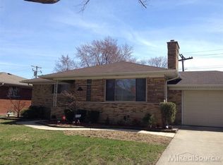21412 Pallister St, Saint Clair Shores, MI 48080