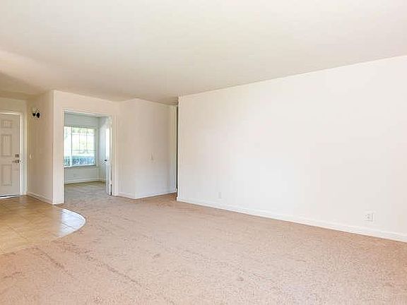 4th image of 6092 Vincent Ct