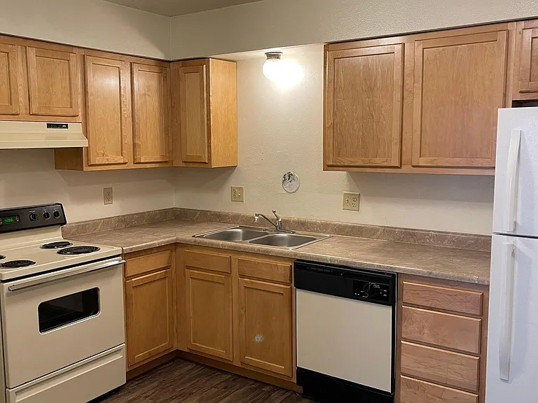 316 Ridgeland Ave #3 — Photo 2
