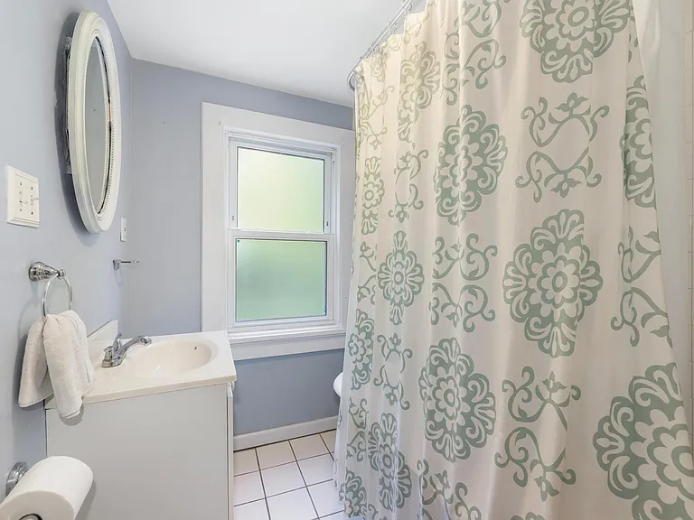 514 Warburton Ave — Photo 12