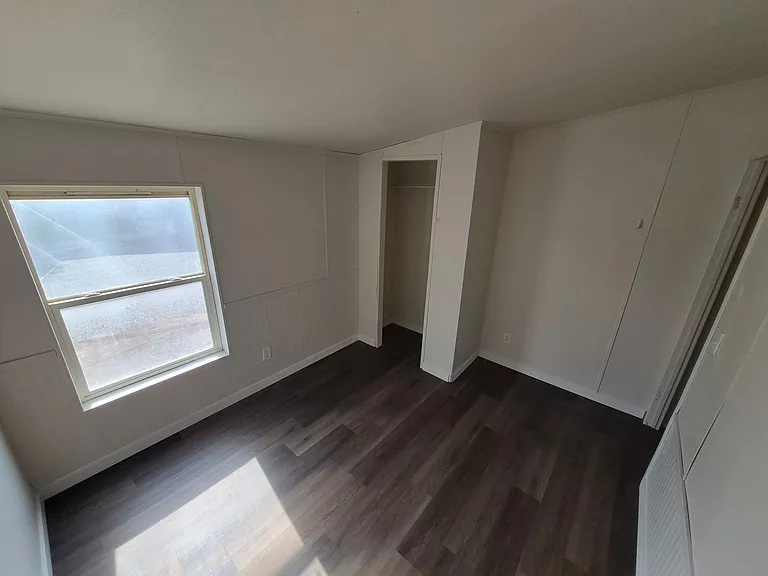 341-343 NW Hemlock Ct — Photo 18