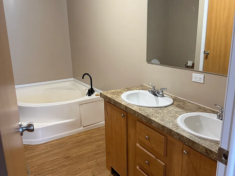 764 Medley Dr — Photo 10