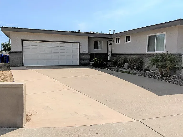 8631 Fireside Ave — Photo 1