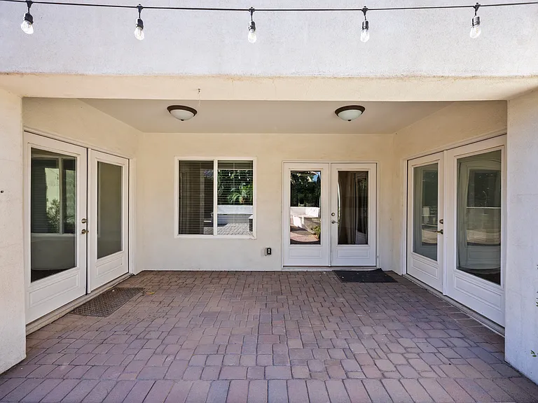 3247 E Roma Ave — Photo 27