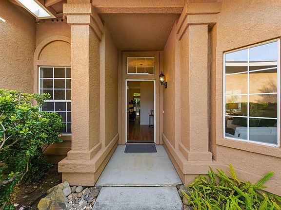 3rd image of 983 Liberty Drive