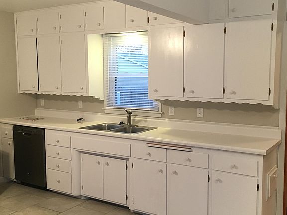 Large Kitchen with new ceramic tile