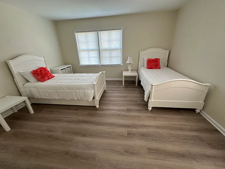 4474 Groveland Rd — Photo 41