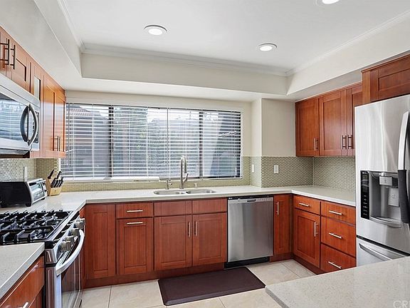 5th image of 5325 Lindley Ave Unit 102