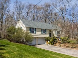 23 Riverside Ter, Madison, CT 06443