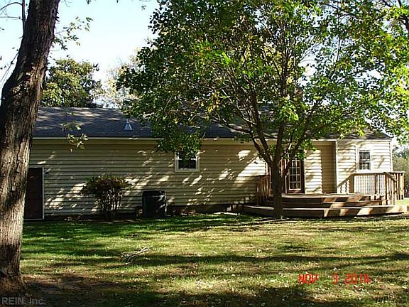 2nd image of 111 Meadowcrest Trl