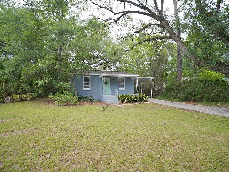 1308 Coleman St — Photo 2