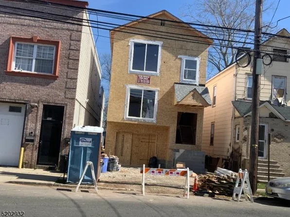 567 Pennsylvania Ave, Elizabeth City, NJ 07201
