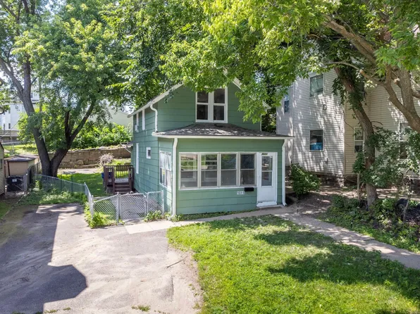 1011 Burr St, Saint Paul, MN 55130