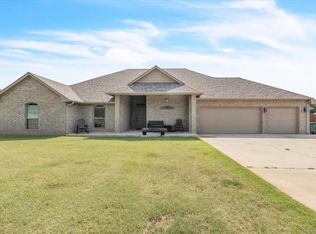 9060 S Pine St, Guthrie, OK 73044