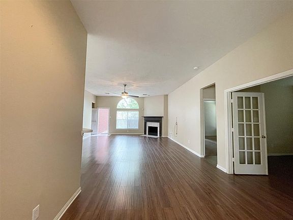 5th image of 3303 Southdown Dr