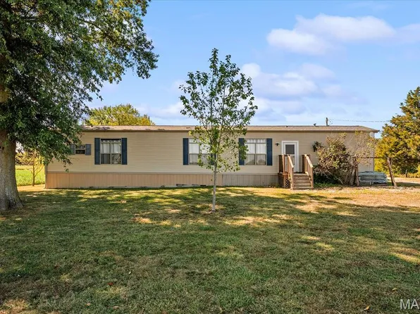 14017 N Prairie Rd, Nashville, IL 62803