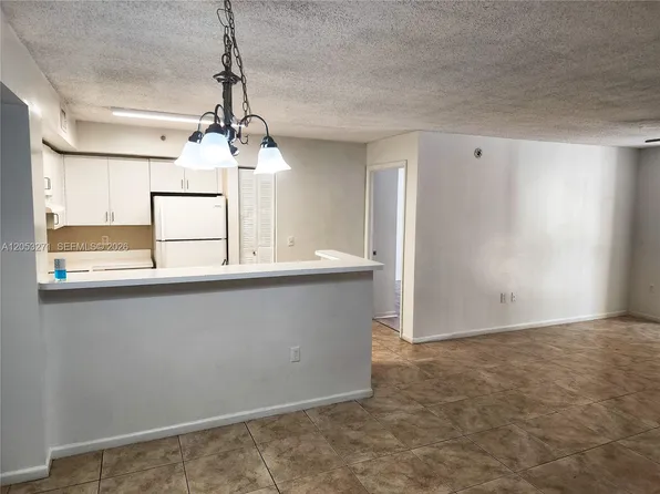 2173 Renaissance Blvd APT 205, Hollywood, FL 33025