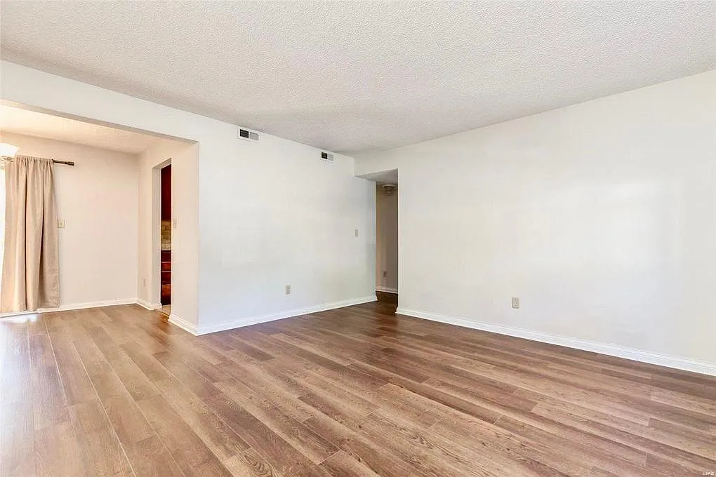 9178 N Swan Cir — Photo 3