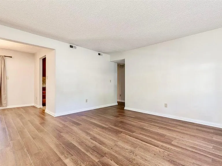 9178 N Swan Cir — Photo 3