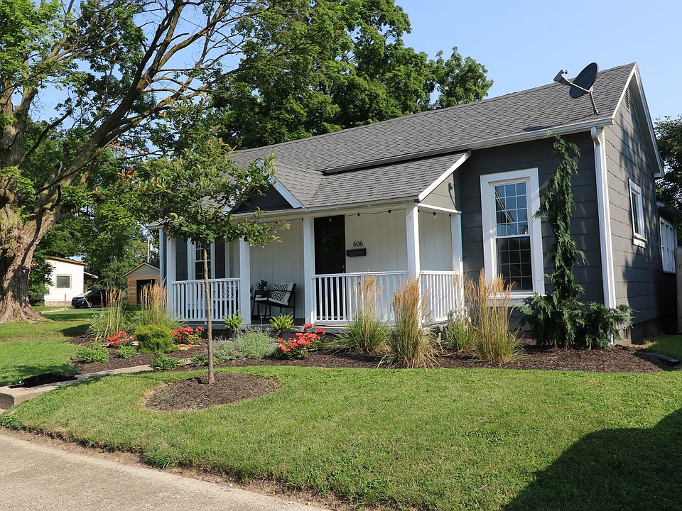 1st image of 606 E College St