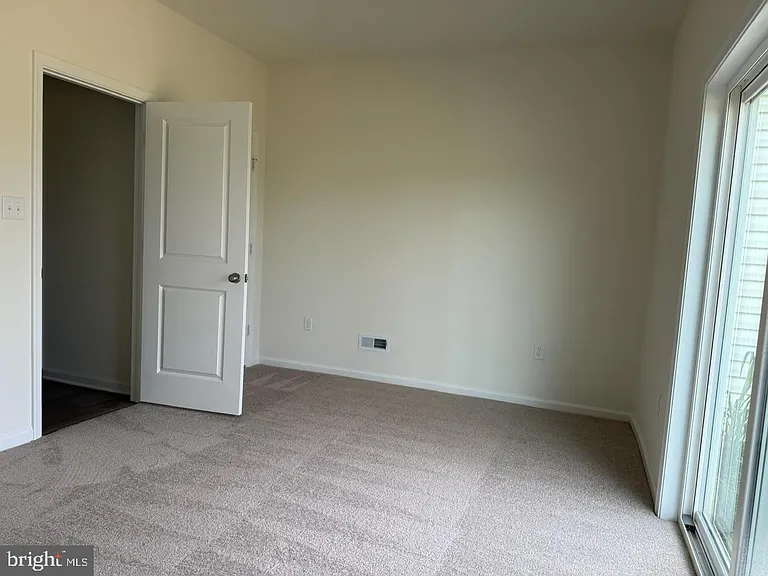 748 Rosler Way — Photo 6