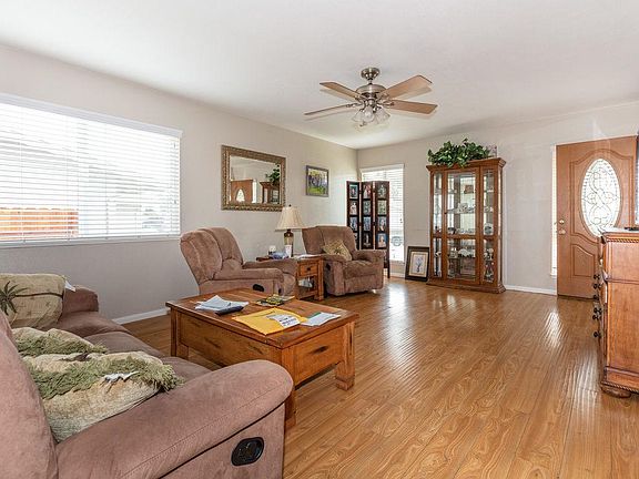 3rd image of 332 Baker Ave