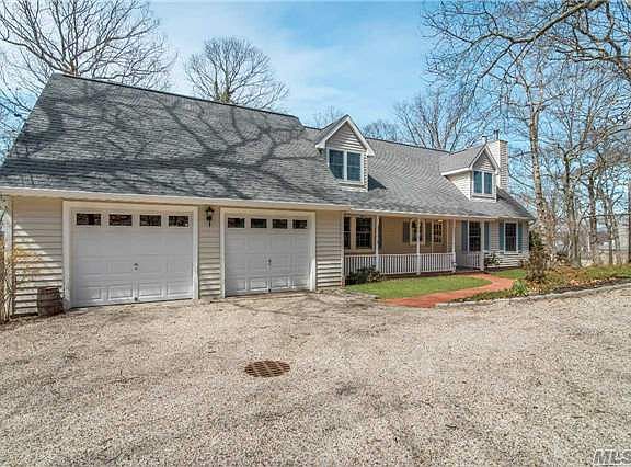 2nd image of 2455 Cedar Dr