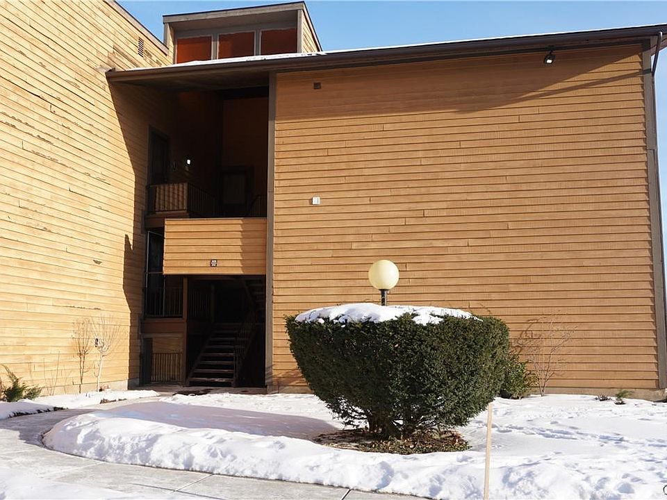 1st image of 512 Village Blvd N