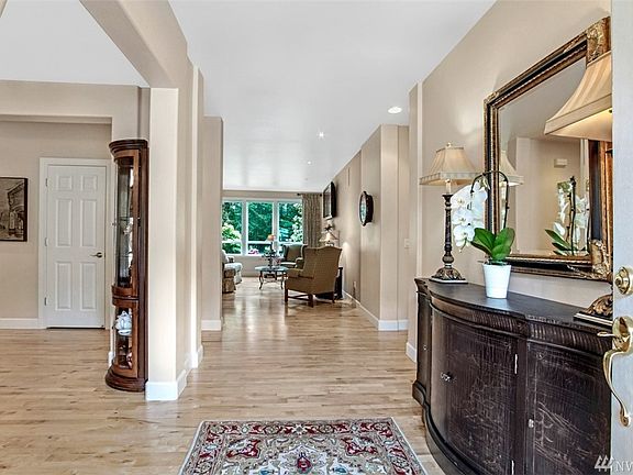 2nd image of 6529 SE Turnberry Ln